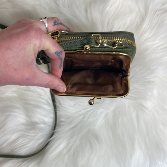 carr ken Bags Nwot Carr Ken Leather Green Phone Wallet Crossbody